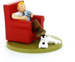 Tintin Statue The Red Sofa. Tintin sitting in his chair from the Icons Collection by Moulinsart. - chair, Chaise, Het gebroken oor, Kuifje, Moulinsart, red chair, stoel, The Broken Ear, Tintin, tintin statue - Gadgetz Home