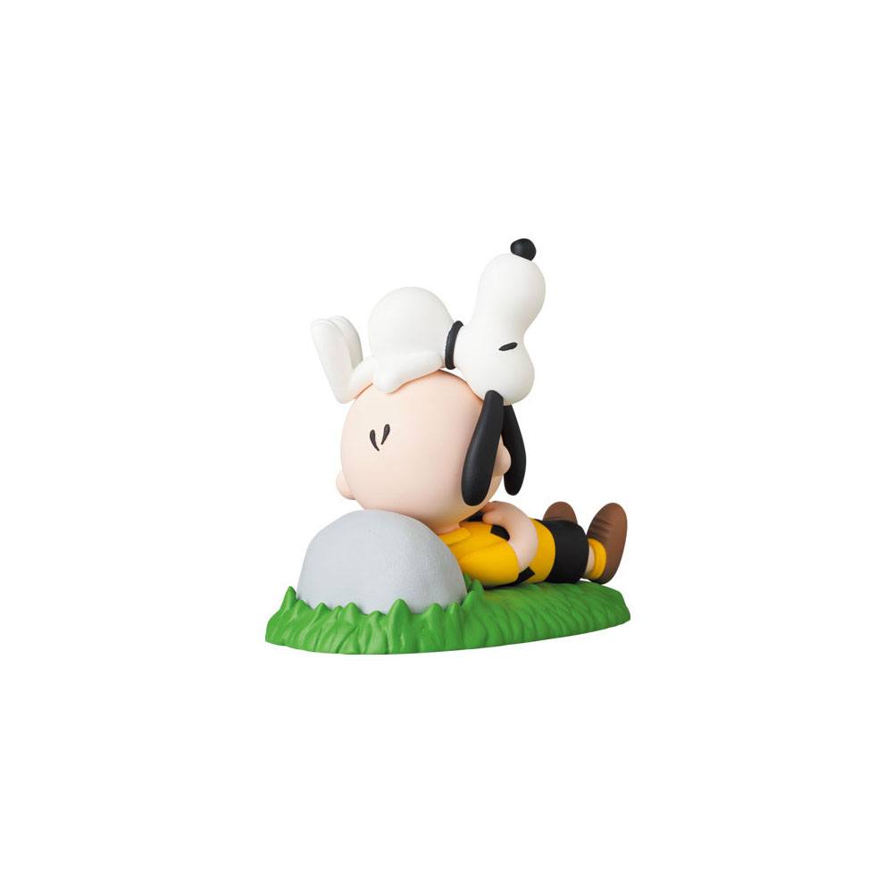 Peanuts UDF Series 13 Mini Figure Napping Charlie Brown & Snoopy